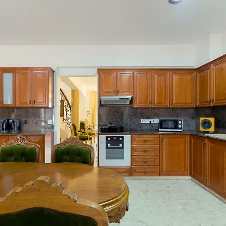 Nine Bedroom With Swimming Pool And Lift Villa