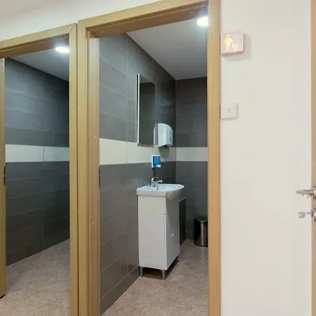 Nine Bedroom With Swimming Pool And Lift
