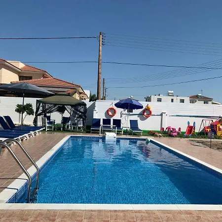 Nine Bedroom With Swimming Pool And Lift *
