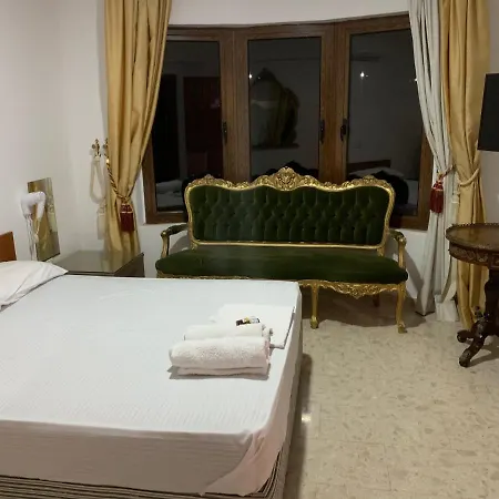 Nine Bedroom With Swimming Pool And Lift Larnaca